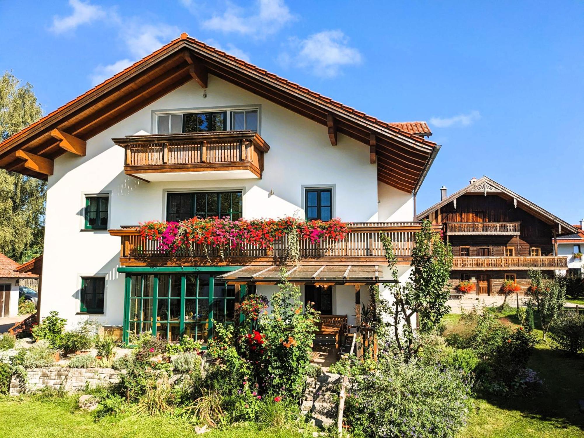 Ferienwohnungen Auf Dem Paulbauernhof Triebenbach Exteriör bild